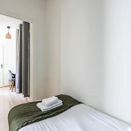 Pentagone 4 Apartment *