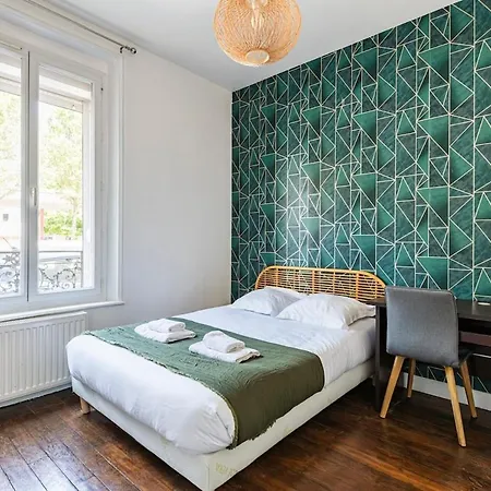 Lägenhet Pentagone 4 *